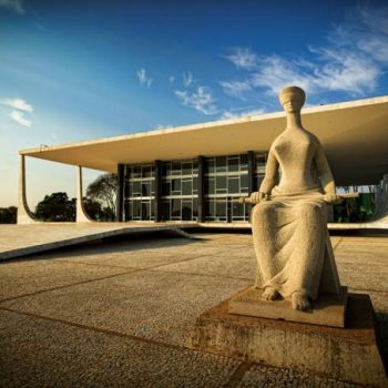 Em foto, é possível ver parte frontal do Supremo Tribunal Federal (STF)